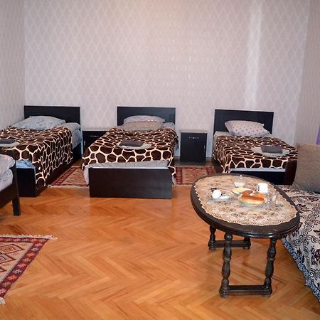 Guest House Ing 第比利斯 外观 照片
